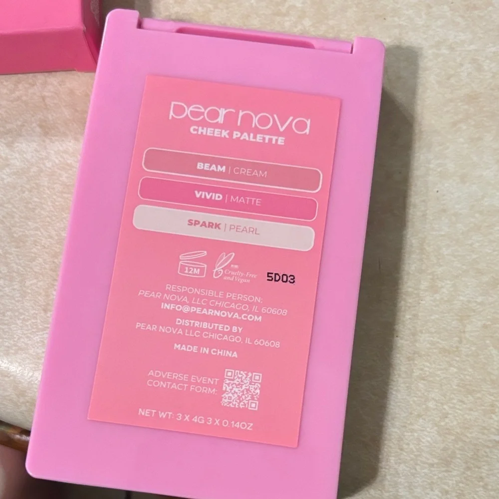 Pear Nova Cheek Palette - Pink Shades